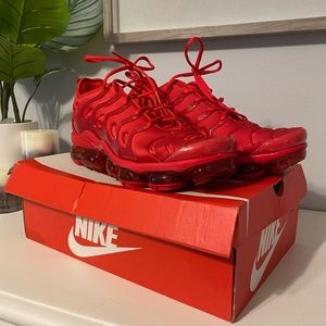 Nike Vapormax Plus. Triple Red.